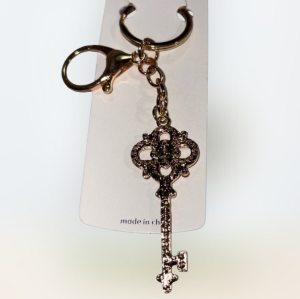 NWT Mint KEY shape Gold Tone with BLACK Glass Gems Keychain Purse Charm Ornament
